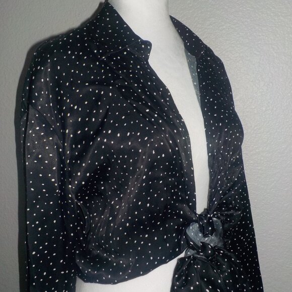 ZARA MS SZ X-LARGE BLACK WITH WHITE PIN DOT SATIN TIE FRONT SATIN CROPPED BLOUSE - Picture 8 of 10
